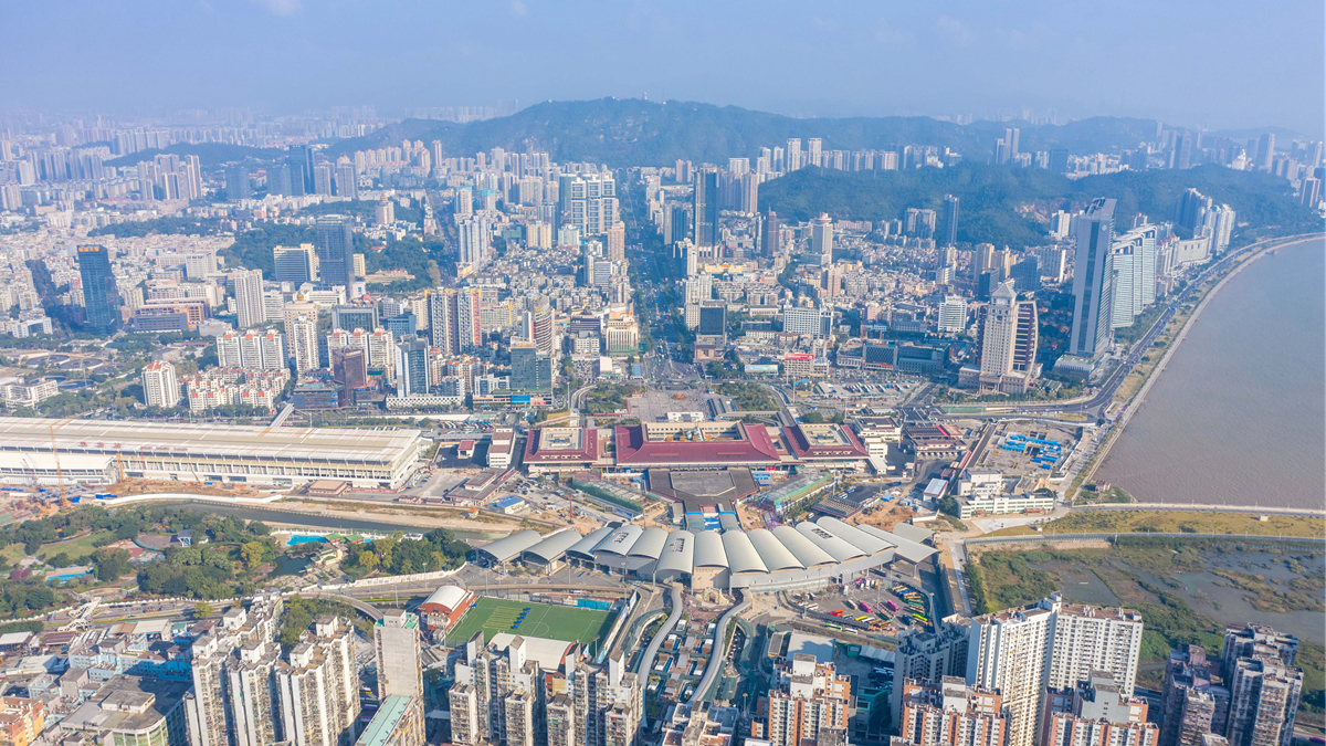 背靠祖國支持，發(fā)揮澳門所長——回歸20年澳門與內地共享發(fā)展機遇