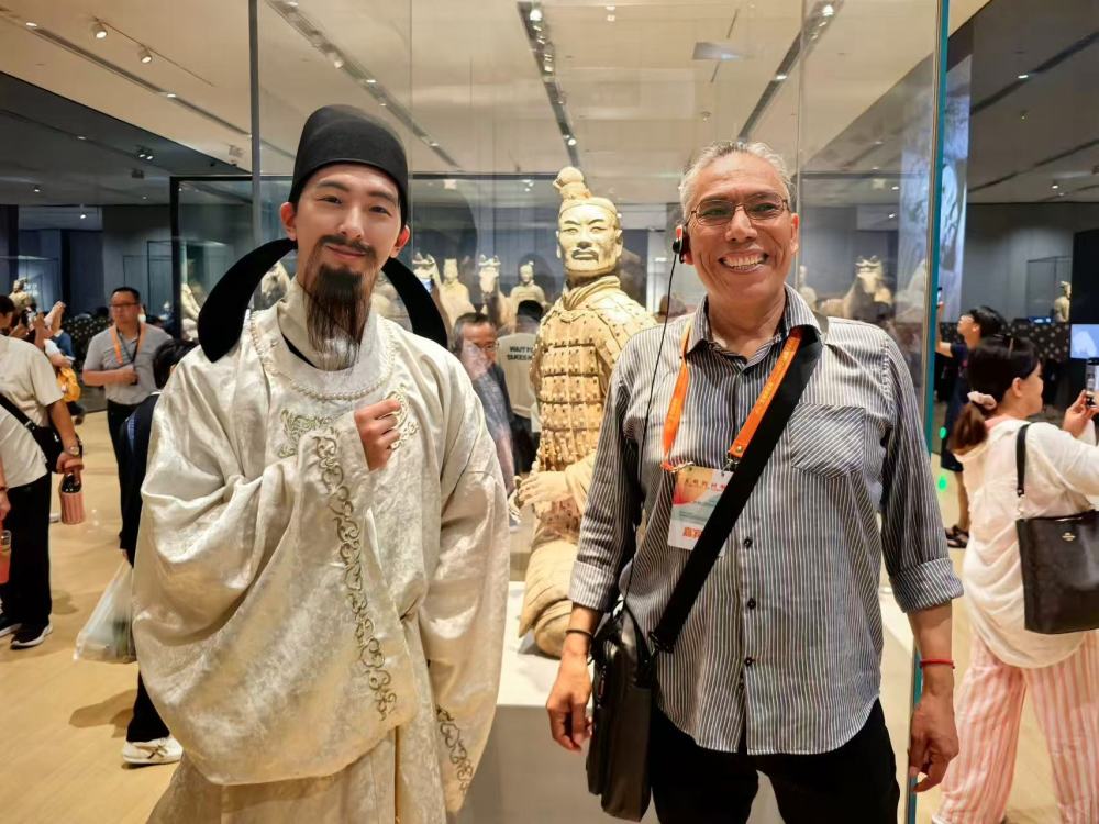 當(dāng)唐詩韻律邂逅拉美魔幻現(xiàn)實(shí)主義