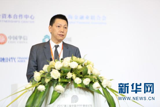 龍元建設(shè)集團副董事長、總裁賴朝暉發(fā)表主旨演講