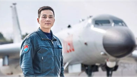 中國軍人:負(fù)重前行只為你能歲月靜好