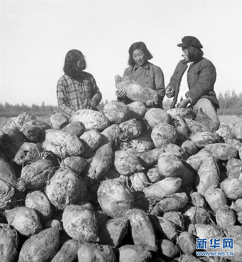 （圖文互動(dòng)）（2）為了“中國號”巨輪揚(yáng)帆遠(yuǎn)航——中國共產(chǎn)黨領(lǐng)導(dǎo)下的人民軍隊(duì)忠于祖國、服務(wù)人民啟示錄