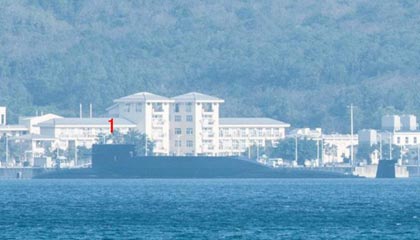 亞龍灣驚現(xiàn)4艘核潛艇