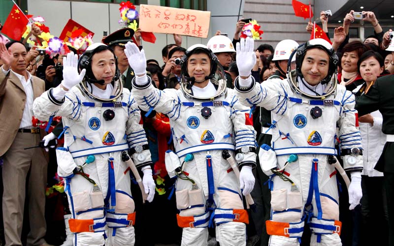 喬天富作品:神舟7號太空漫步