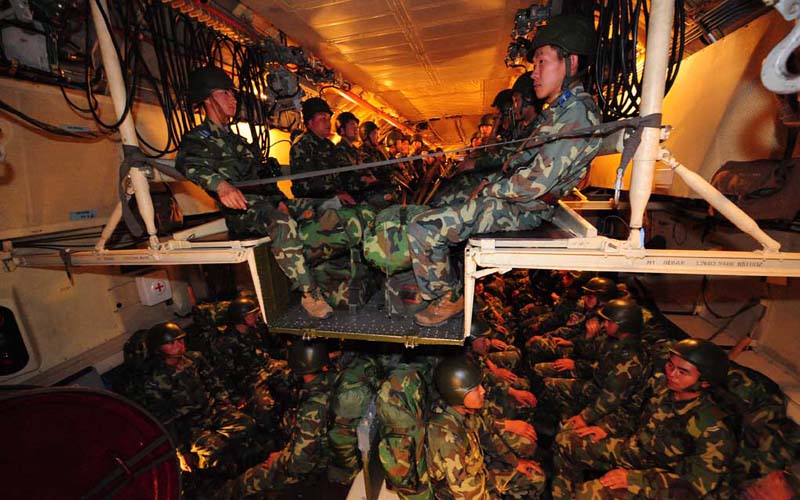 沈玲作品:緊急大空運(yùn)