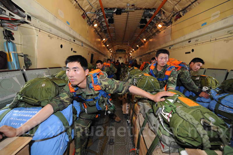 沈玲作品:震區(qū)采訪手記