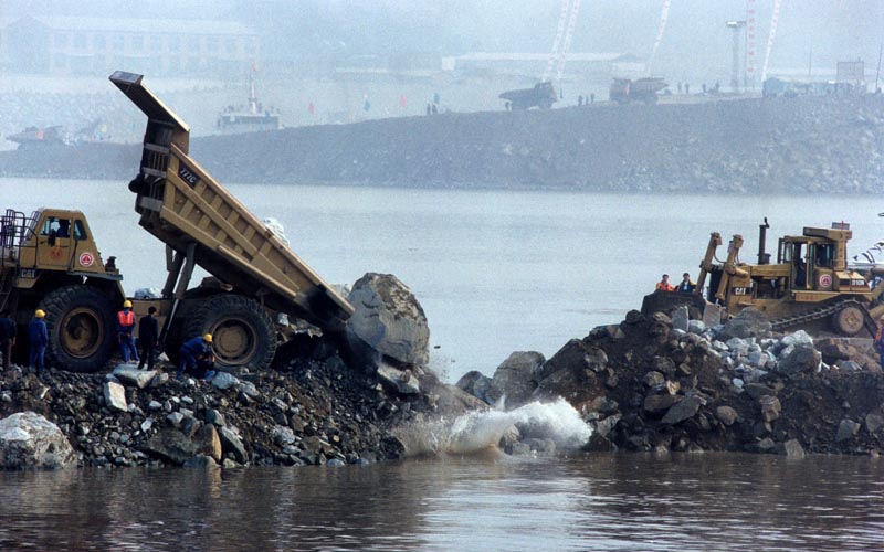 喬天富作品:1997年三峽大壩截流