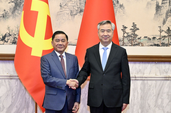 李希同越共中央政治局委員、中央書記處書記、中央檢查委員會(huì)主任陳錦繡舉行會(huì)談