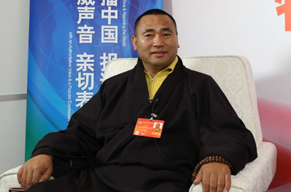 全國政協(xié)委員東寶仲巴·呼圖克圖做客新華網(wǎng)、中國政府網(wǎng)兩會(huì)訪談