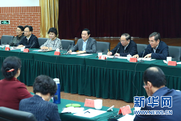 4月12日，中共中央政治局委員、中央書記處書記、中宣部部長(zhǎng)劉奇葆在北京出席“走向世界的中國(guó)兒童文學(xué)”座談會(huì)并講話。 新華社記者丁海濤攝