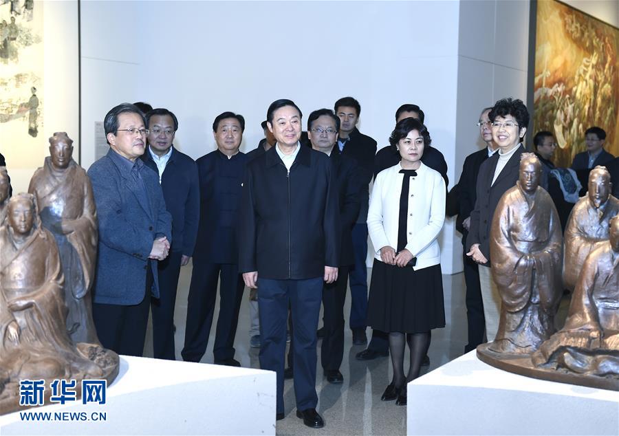 12月6日，中共中央政治局委員、中央書記處書記、中宣部部長劉奇葆在北京參觀中華文明歷史題材美術創(chuàng)作工程入選作品展覽。 新華社記者張領攝