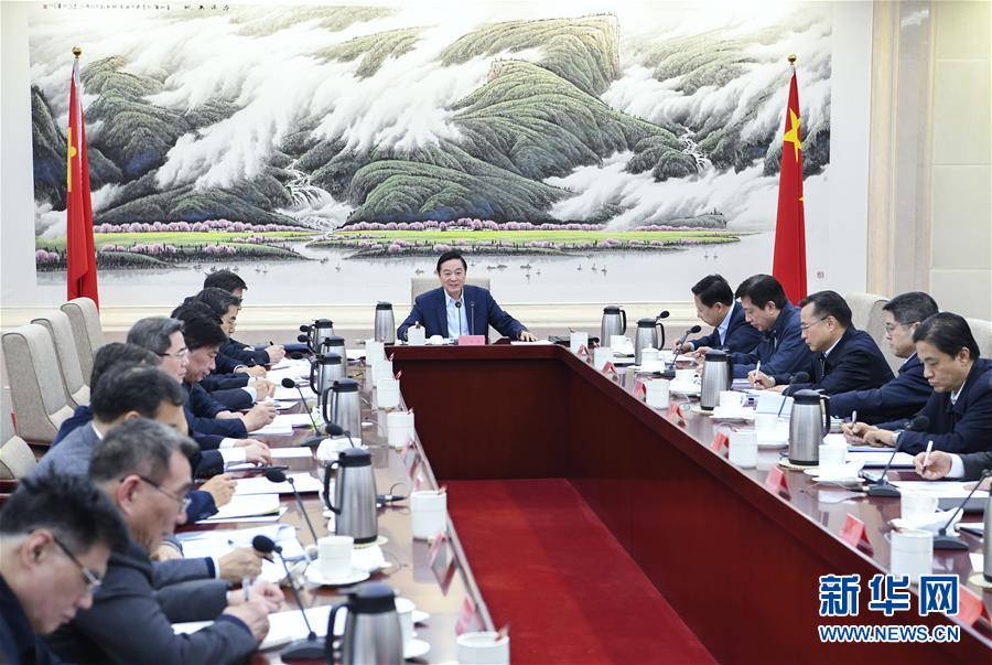 2月24日，中共中央政治局委員、中央書記處書記、中宣部部長劉奇葆出席國家高端智庫理事會擴大會議。 新華社記者 張領(lǐng) 攝
