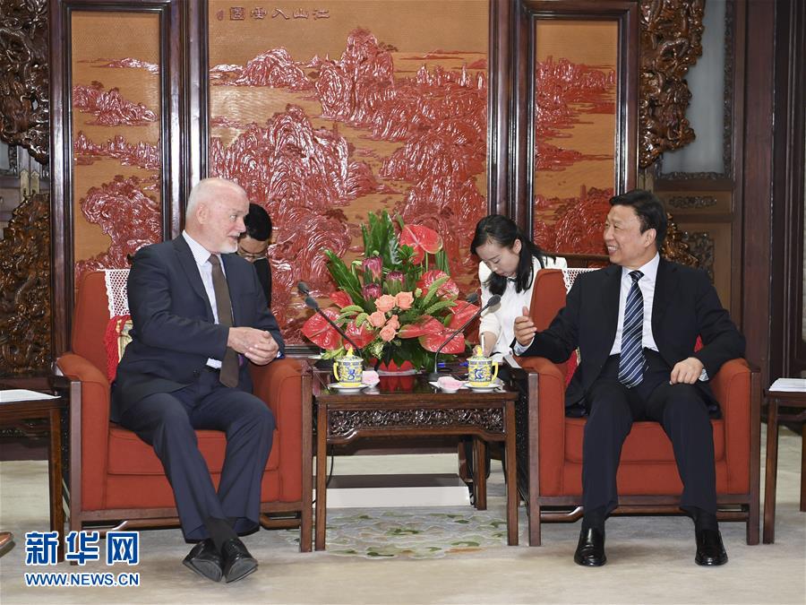 5月13日，國(guó)家副主席李源潮在北京會(huì)見來(lái)華出席“一帶一路”國(guó)際合作高峰論壇的第71屆聯(lián)合國(guó)大會(huì)主席湯姆森。 新華社記者 高潔 攝