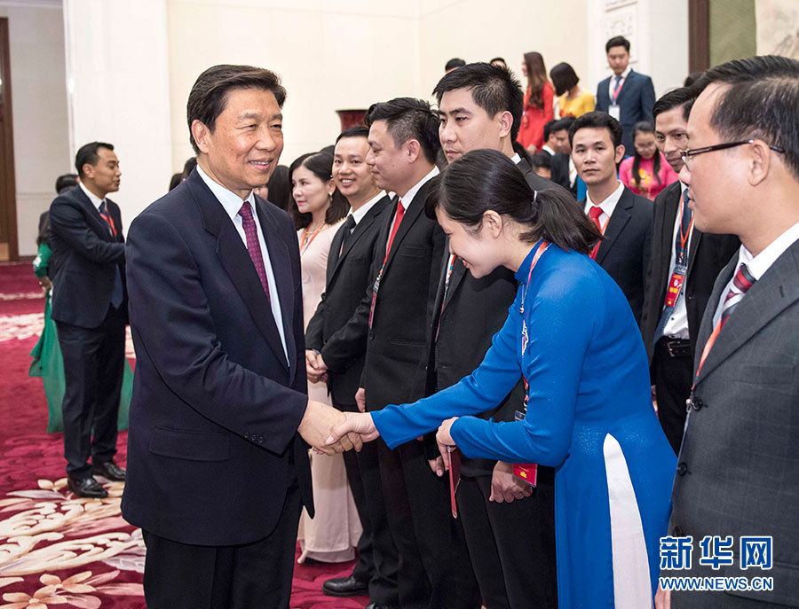 5月22日，中共中央政治局委員、國家副主席李源潮在北京會見越南胡志明共青團中央書記處第一書記黎國鋒率領的越南青年代表團。 新華社記者李濤 攝