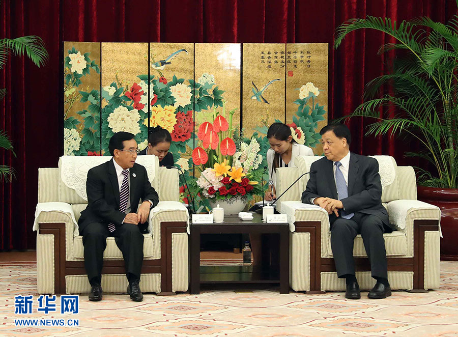 6月11日，中共中央政治局常委、中央書記處書記劉云山在福州會(huì)見來華出席金磚國家政黨、智庫和民間社會(huì)組織論壇的老撾人民革命黨中央政治局委員、中央書記處常務(wù)書記、國家副主席潘坎。新華社記者劉衛(wèi)兵攝