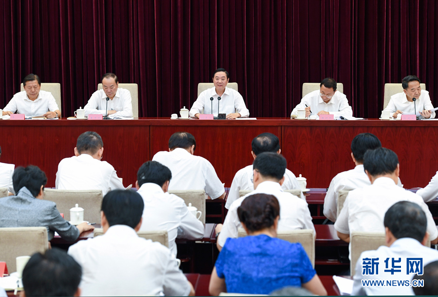 7月28日，中宣部在北京召開全國宣傳部長專題工作會議，學(xué)習(xí)貫徹習(xí)近平總書記在省部級主要領(lǐng)導(dǎo)干部專題研討班上的重要講話精神。中共中央政治局委員、中央書記處書記、中宣部部長劉奇葆出席會議并講話。新華社記者張領(lǐng)攝