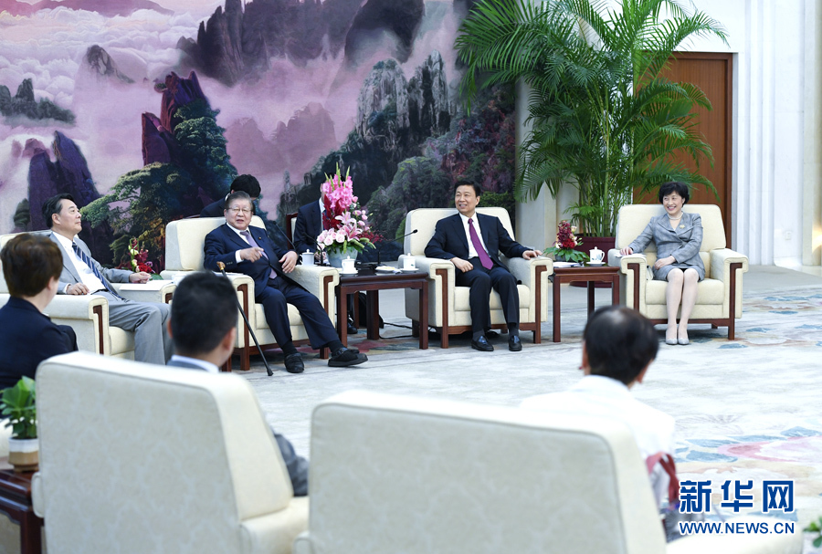 9月20日，國家副主席李源潮在北京會見由黨的最高顧問、前眾議長橫路孝弘率領的日本民進黨政治家代表團。 新華社記者 張領 攝 
