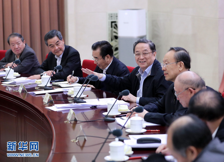11月16日，全國政協(xié)在北京召開第75次雙周協(xié)商座談會，圍繞“推進糧食定價機制、補貼政策和收儲制度改革”建言獻策。全國政協(xié)主席俞正聲主持會議并講話。新華社記者 鞠鵬 攝