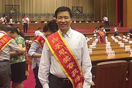 黃國寧被授予我國衛(wèi)生行業(yè)的最高榮譽“白求恩獎章”。