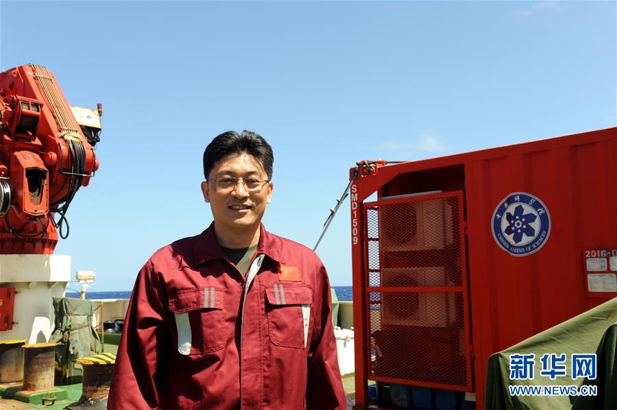 （圖文互動(dòng)）（2）專訪：海山如此多嬌，然而我們研究太少！——訪“科學(xué)”號(hào)麥哲倫海山科考航次首席科學(xué)家徐奎棟