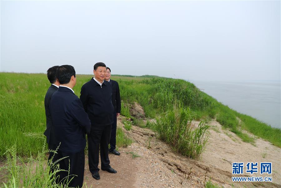 (時政)(16)習(xí)近平主持召開深入推動長江經(jīng)濟帶發(fā)展座談會并發(fā)表重要講話