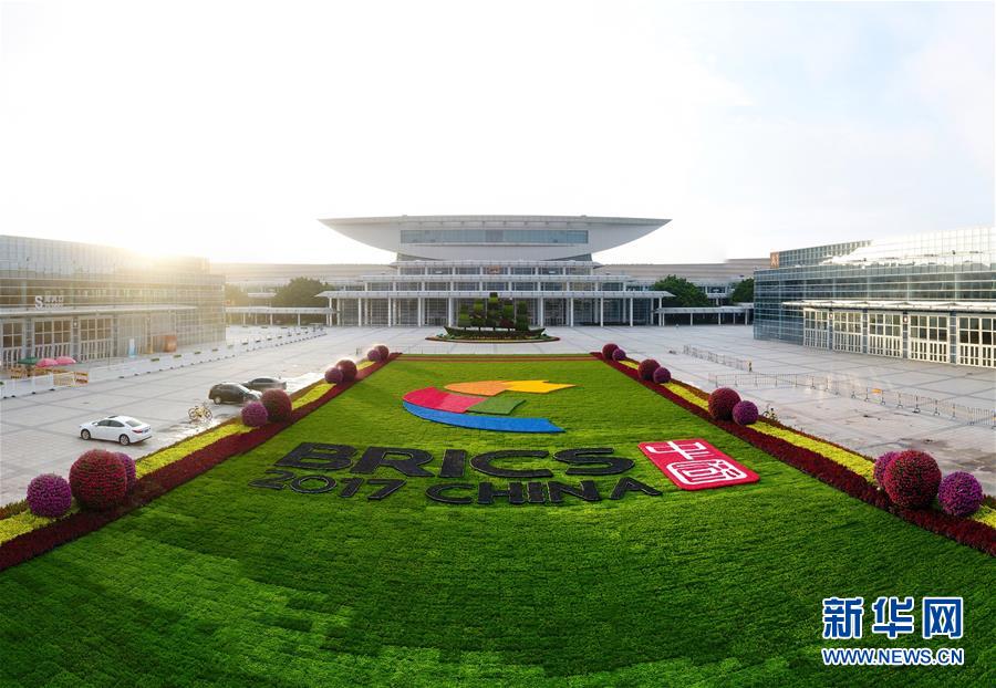 (新華全媒頭條·圖文互動(dòng))(1)書(shū)寫發(fā)展合作大文章 推動(dòng)全球治理新變革——習(xí)近平主席中東非洲之行前瞻