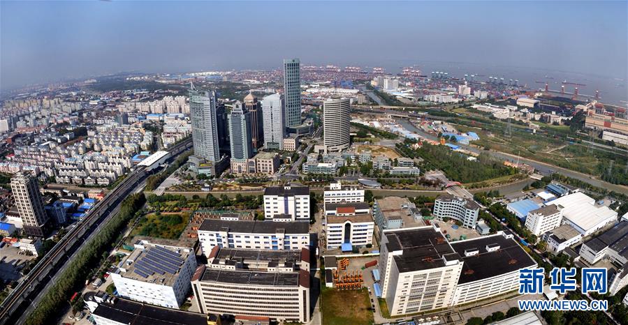 (大江奔流——來自長(zhǎng)江經(jīng)濟(jì)帶的報(bào)道·新華全媒頭條·圖文互動(dòng))(1)擘畫新時(shí)代中國(guó)發(fā)展新坐標(biāo)——深入推動(dòng)長(zhǎng)江經(jīng)濟(jì)帶發(fā)展述評(píng)