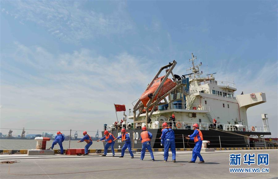 (大江奔流——來自長江經(jīng)濟(jì)帶的報(bào)道·新華全媒頭條·圖文互動(dòng))(4)打造經(jīng)濟(jì)高質(zhì)量發(fā)展的強(qiáng)勁引擎——深入推動(dòng)長江經(jīng)濟(jì)帶發(fā)展述評(píng)