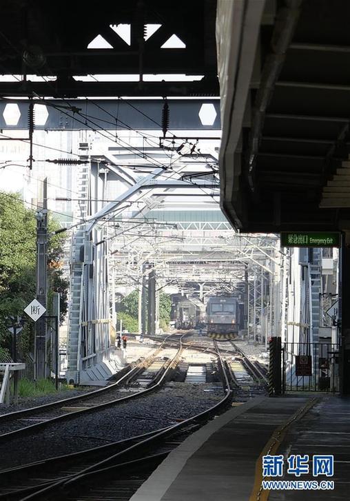 （圖文互動）（5）四十年、一扇窗——兩地值守者眼中的羅湖橋