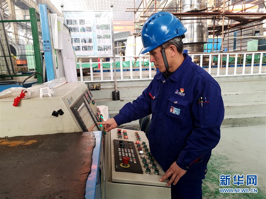 (新華全媒頭條·七樂(lè)無(wú)窮·祝福·圖文互動(dòng))(7)追夢(mèng)路上的“春之聲”——祝福之樂(lè)