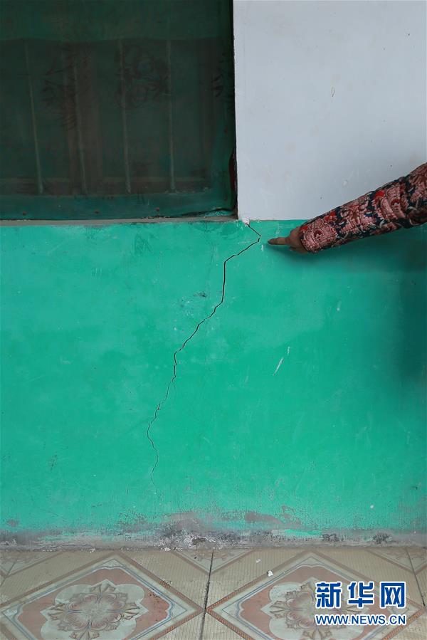 （新華視點(diǎn)·圖文互動(dòng)）（4）挖掘作業(yè)距漢墓中心僅20米，村民住房出現(xiàn)裂縫……“造地”如何變挖山？