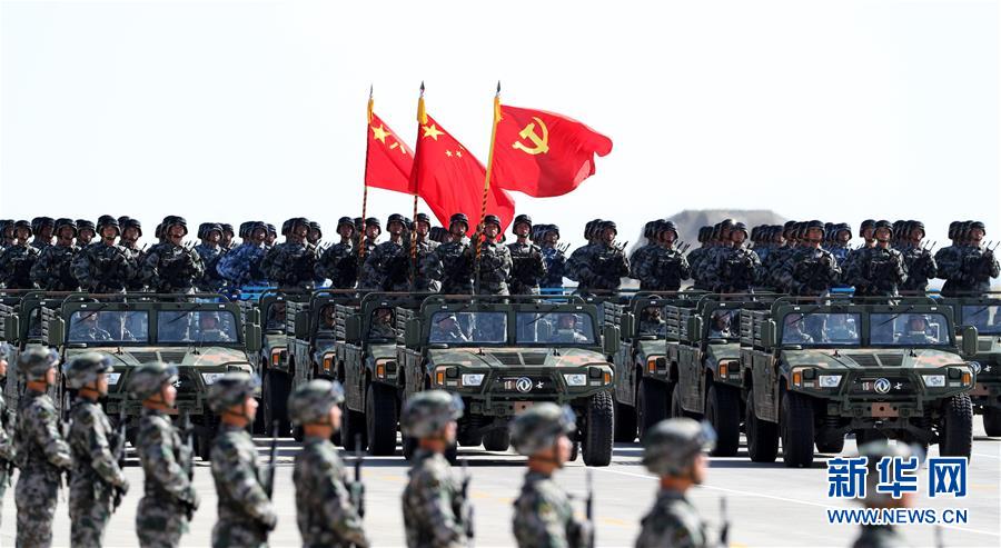 （新華全媒頭條·強(qiáng)軍思想引領(lǐng)新征程·圖文互動(dòng)）（8）那一刻，我們光榮接受檢閱
