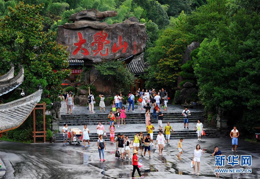 (兩會前夕看落實(shí)·圖文互動)(3)奮力脫貧攻堅(jiān) 生態(tài)追“清”逐“綠”——江西落實(shí)習(xí)近平總書記全國兩會重要講話精神紀(jì)實(shí)