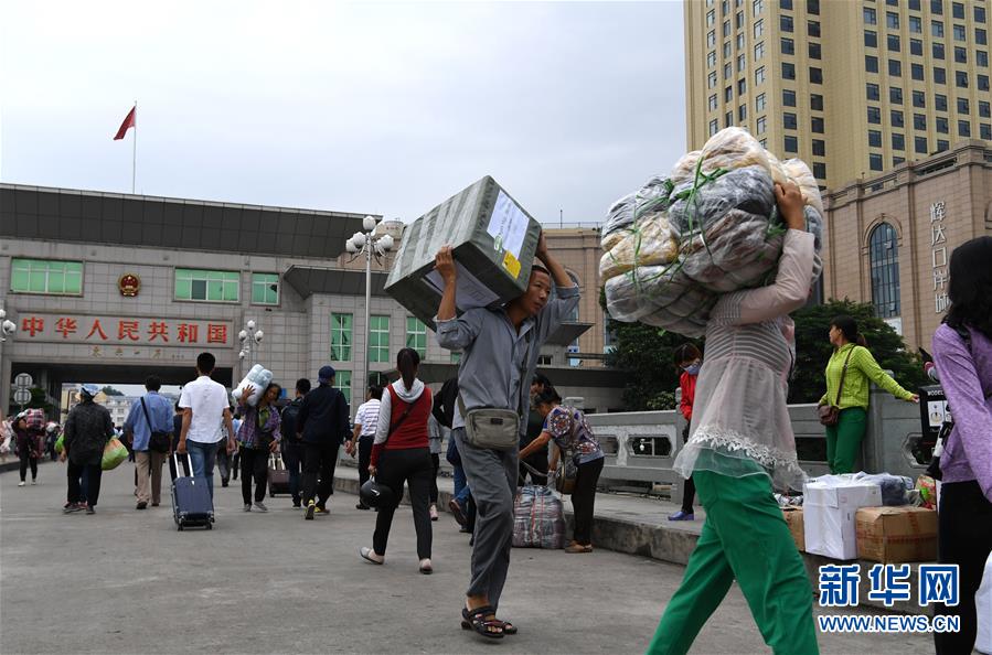 (兩會(huì)前夕看落實(shí)·圖文互動(dòng))(8)開(kāi)放合作走活發(fā)展“新棋局”--廣西落實(shí)習(xí)近平總書(shū)記全國(guó)兩會(huì)重要講話(huà)精神紀(jì)實(shí)
