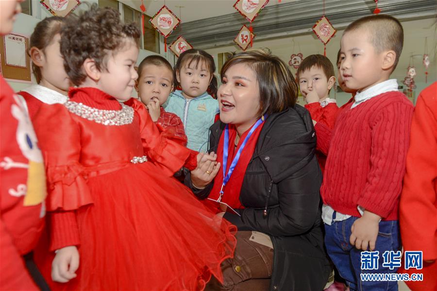 (兩會(huì)前夕看落實(shí)·圖文互動(dòng))(5)牢記囑托增進(jìn)民族團(tuán)結(jié) 凝心聚力建設(shè)美麗新疆——新疆落實(shí)習(xí)近平總書記全國(guó)兩會(huì)重要講話精神紀(jì)實(shí)