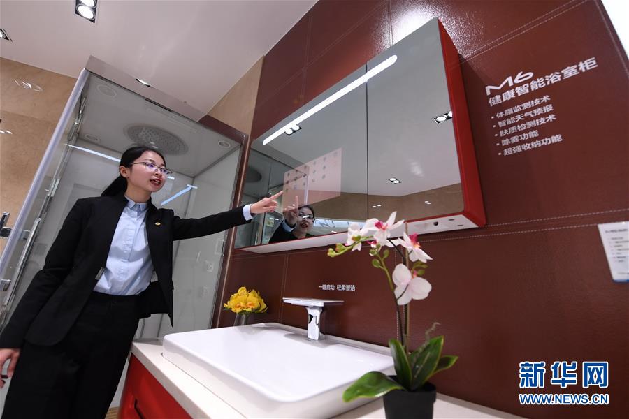 (在習(xí)近平新時(shí)代中國(guó)特色社會(huì)主義思想指引下——新時(shí)代新作為新篇章·圖文互動(dòng))(3)國(guó)際范兒·科技范兒·綠色范兒——傳統(tǒng)制造業(yè)嶄露“新面孔”