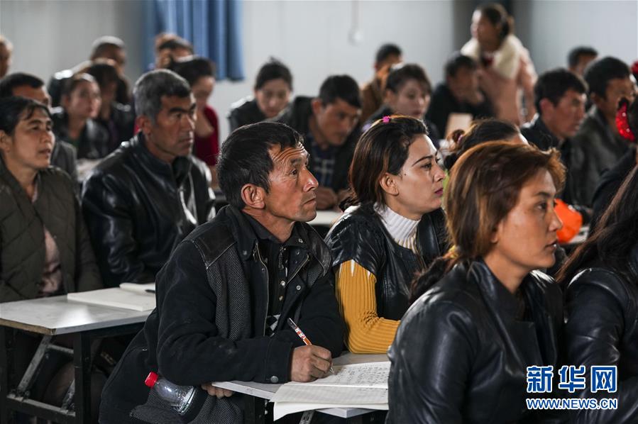 （新華全媒頭條·圖文互動）（7）一步千年，“最后的沙漠部落”遷入新家園