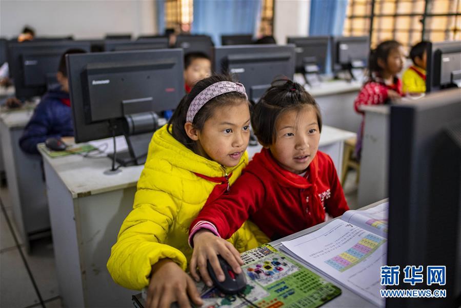 （壯麗70年·奮斗新時(shí)代·圖文互動(dòng)）（10）獨(dú)龍江畔，這個(gè)民族“一躍千年”