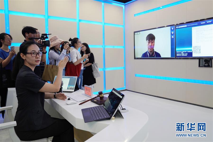 （新華全媒頭條·圖文互動）（2）從“數(shù)字中國”看中國發(fā)展新信號、新亮點、新趨勢