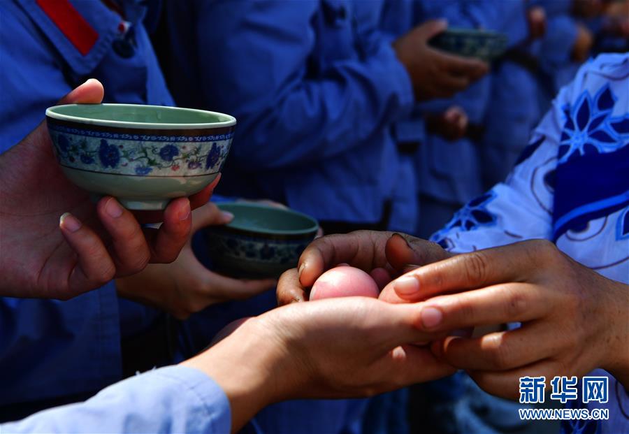 （新華全媒頭條·不忘初心、牢記使命——記者再走長征路·圖文互動(dòng)）（4）風(fēng)展紅旗如畫——來自長征出發(fā)地長汀、寧化的紅色信仰報(bào)告 