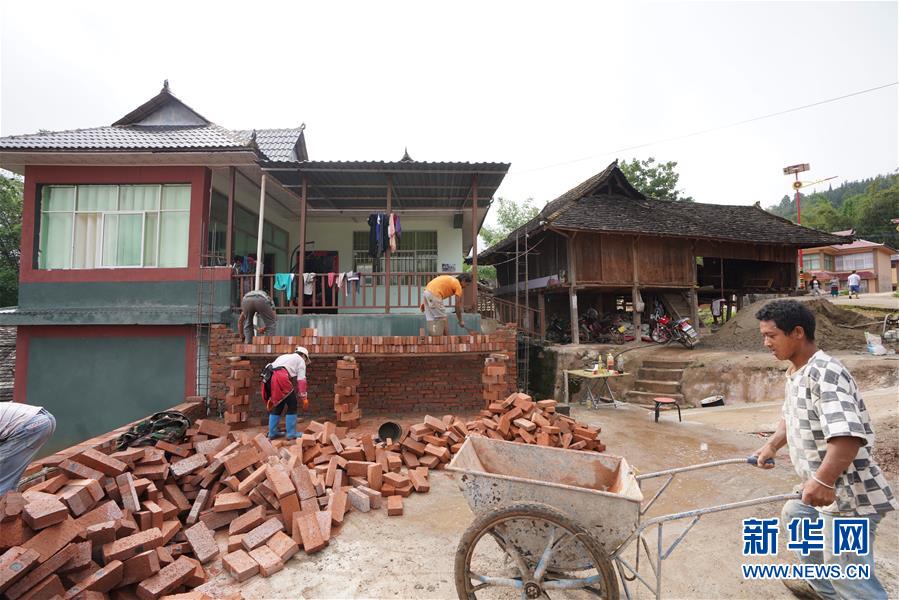 (直過民族脫貧攻堅(jiān)·圖文互動)(3)“人類童年·西盟佤部落”成長記