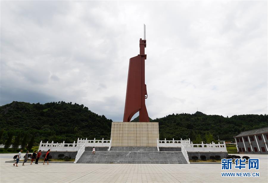 （壯麗70年·奮斗新時代——記者再走長征路·圖文互動）（2）他們，找到了3000多個紅軍烈士的名字