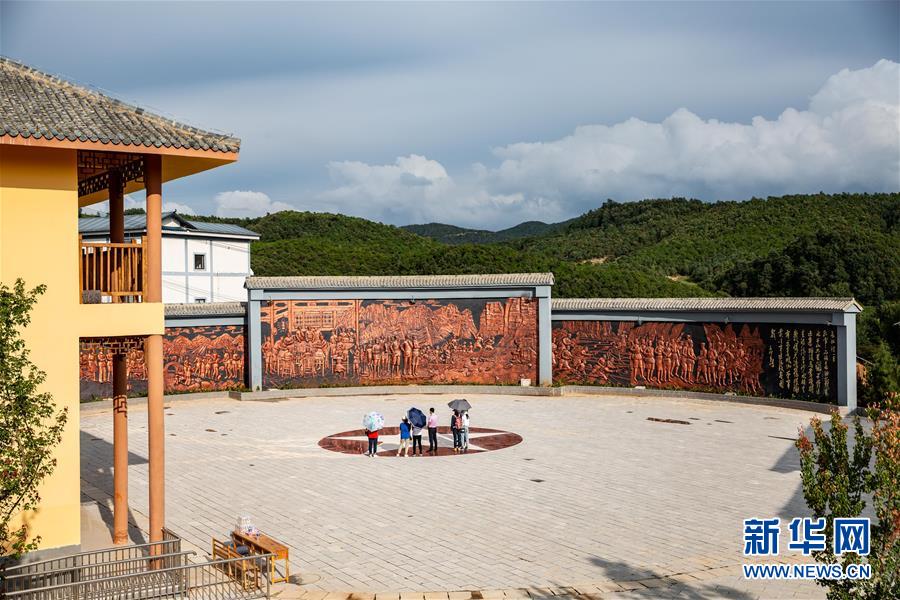（新華全媒頭條·壯麗70年·奮斗新時(shí)代——記者再走長(zhǎng)征路·圖文互動(dòng)）（2）前進(jìn)，向著光明的方向——尋訪金沙江畔紅色印記