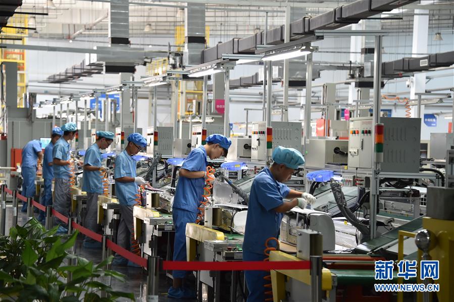 （新華全媒頭條·圖文互動(dòng)）（7）億萬人民的奮斗史詩——獻(xiàn)給共和國(guó)70年光輝歷史的創(chuàng)造者