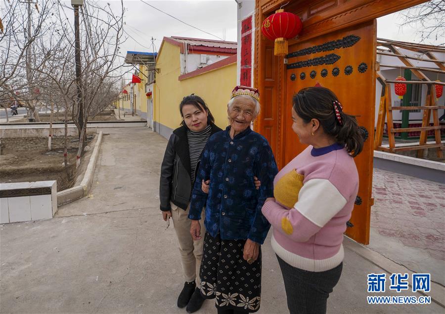 (壯麗70年·奮斗新時代——共和國發(fā)展成就巡禮·圖文互動)(2)旭日映天山 邊疆展新顏——新中國成立70年新疆改革發(fā)展巡禮