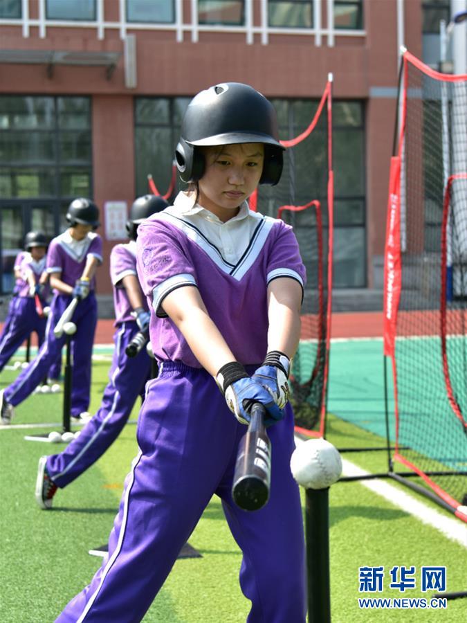 （體育·圖文互動）（3）（在習(xí)近平新時代中國特色社會主義思想指引下——新時代新作為新篇章·總書記關(guān)心的百姓身邊事）奔跑吧，少年！——體育讓孩子們插上強壯的翅膀（配本社同題文字稿）