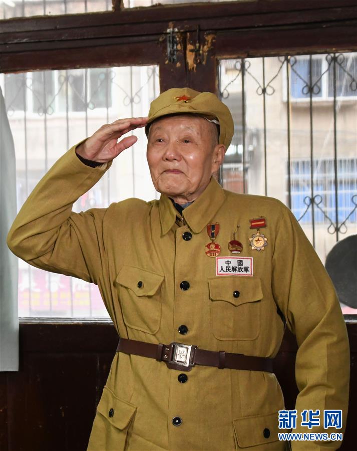 （壯麗70年·奮斗新時代——共和國榮光）（1）張富清：緊跟黨走，做黨的好戰(zhàn)士