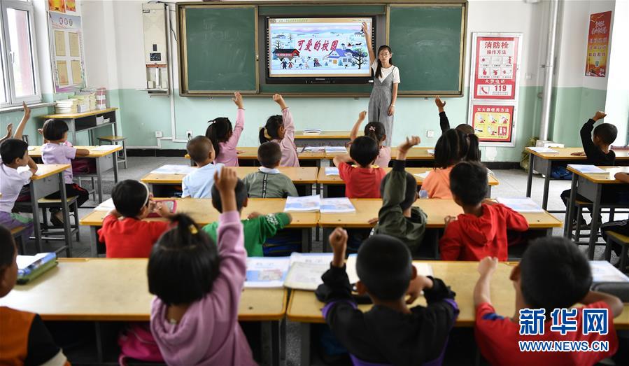 (集中連片特困地區(qū)貧困村調(diào)研行·圖文互動(dòng))(3)“金沙灘”上希望無限——寧夏永寧縣原隆村脫貧調(diào)查