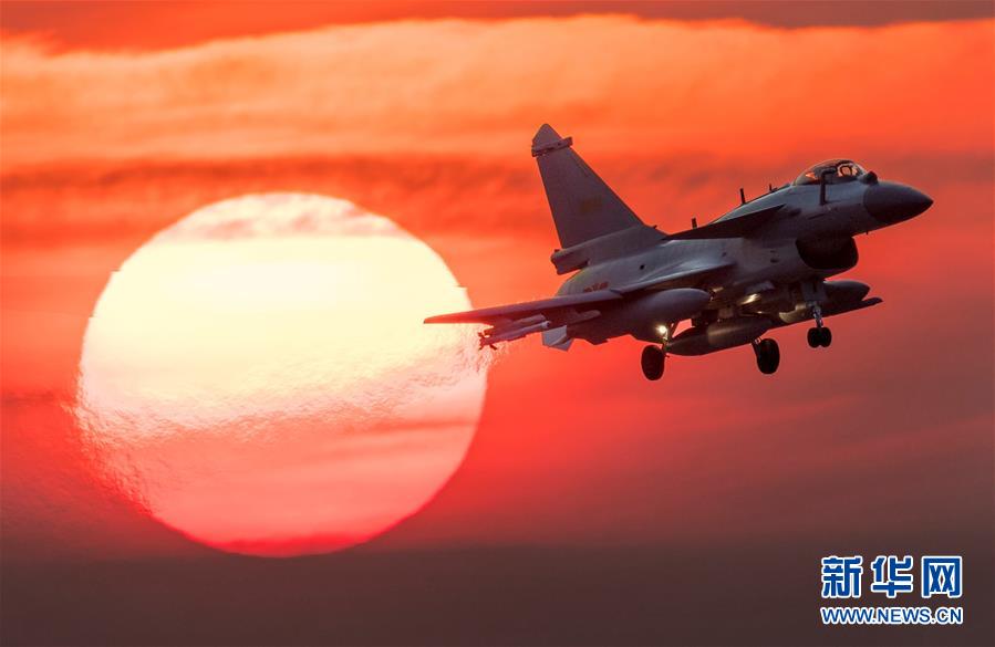 (人民空軍70年·圖文互動(dòng))(1)奮飛空天向打贏——人民空軍戰(zhàn)斗力建設(shè)成就述評(píng)