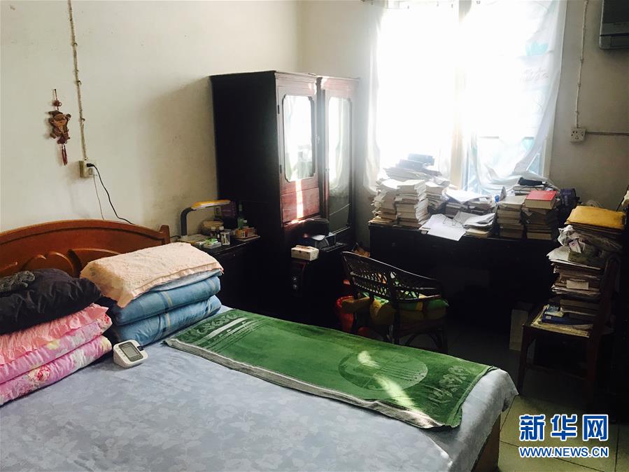 （新華全媒頭條·圖文互動）（11）滄海橫流 信仰彌堅——記共產(chǎn)黨員、湘潭大學(xué)九旬教授滄南