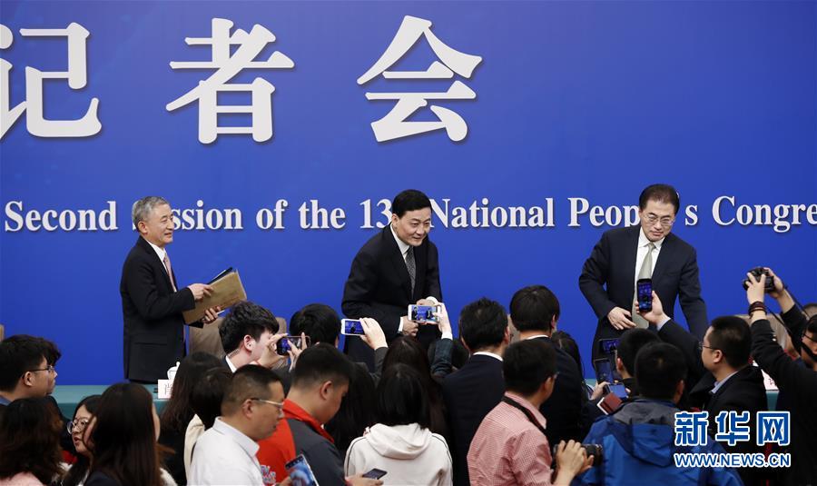 (兩會(huì)·XHDW)(16)國(guó)資委主任肖亞慶等就“國(guó)有企業(yè)改革發(fā)展”答記者問